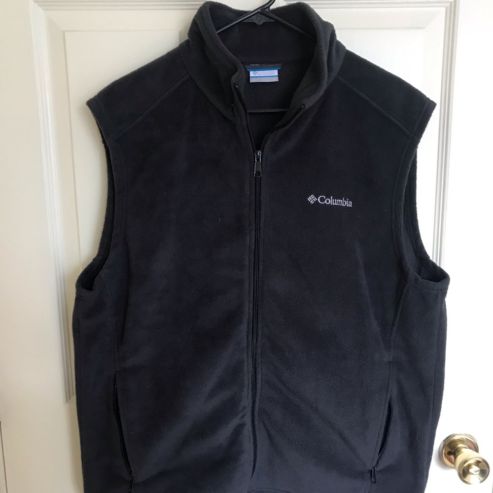 Columbia Fleece Vest in off-black